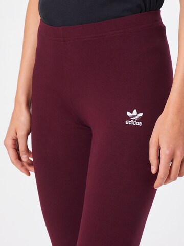 ADIDAS ORIGINALS Skinny Legíny – červená