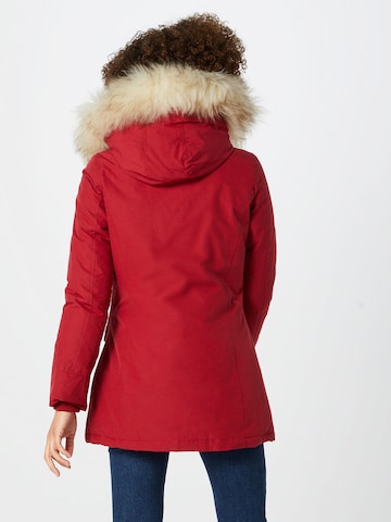 Veste d’hiver Canadian Classics en rouge : derrière