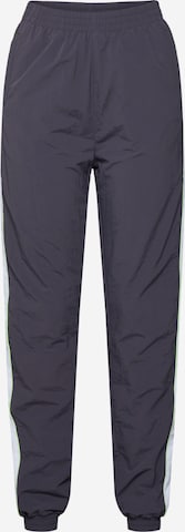 Effilé Pantalon Urban Classics en gris : devant