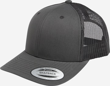 Casquette Flexfit en gris : devant