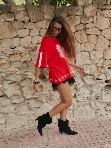 Sporty Chic Jersey Look