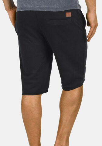 BLEND - Regular Calças em preto