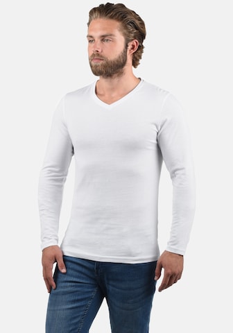 !Solid V-Shirt 'Basil' in Weiß: predná strana