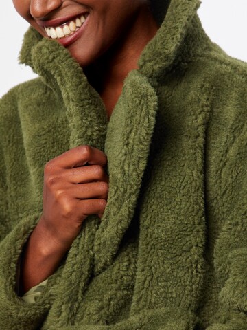 Urban Classics Between-Seasons Coat 'Sherpa' in Green