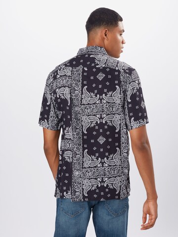 BURTON MENSWEAR LONDON Regular fit Πουκάμισο 'Bandana' σε μαύρο