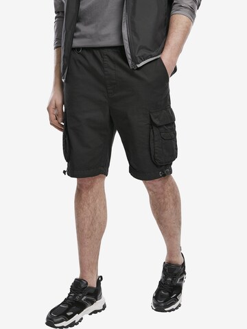 Urban Classics Regular Cargo Pants in Black: front