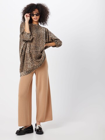 Bluză de molton 'Super Oversized Flame Sweatshirt' de la Ragdoll LA pe maro