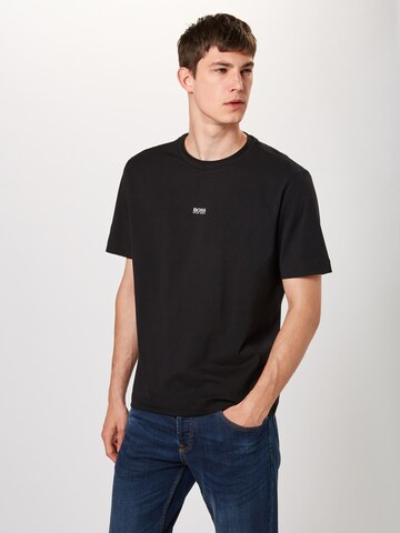 Coupe regular T-Shirt BOSS Orange en noir : devant