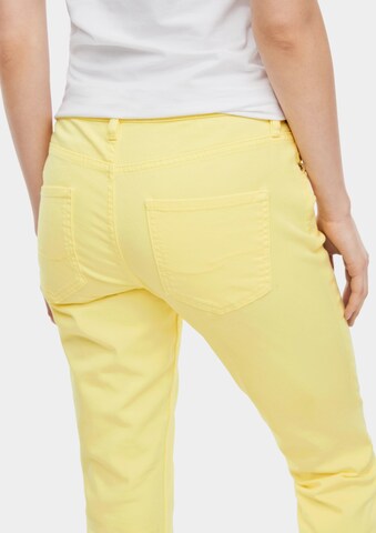 QS Slimfit Jeans in Gelb