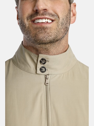 Charles Colby Between-Season Jacket 'Sir Magnus' in Beige: front