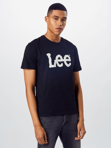 Lee جينز مضبوط قميص 'Wobbly Logo Tee' بلون أسود: الأمام