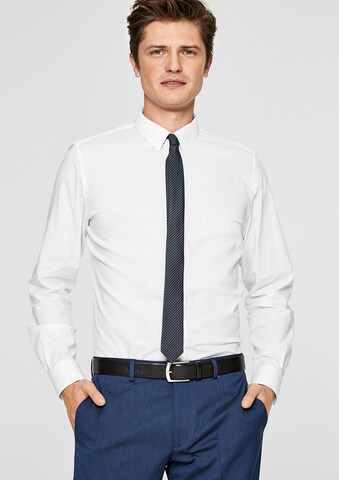 balta s.Oliver BLACK LABEL Priglundantis modelis Dalykinio stiliaus marškiniai: priekis
