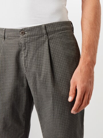 BRAX Tapered Pleat-Front Pants 'Paul' in Grey