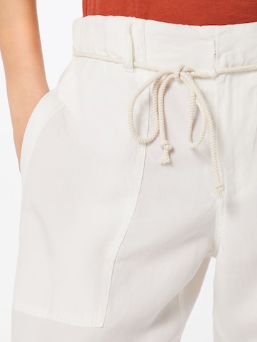 Largi Pantaloni 'BAD' de la DRYKORN pe alb