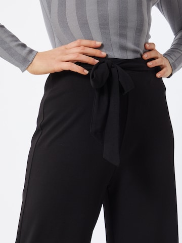 Wide leg Pantaloni 'Milla' di VERO MODA in nero