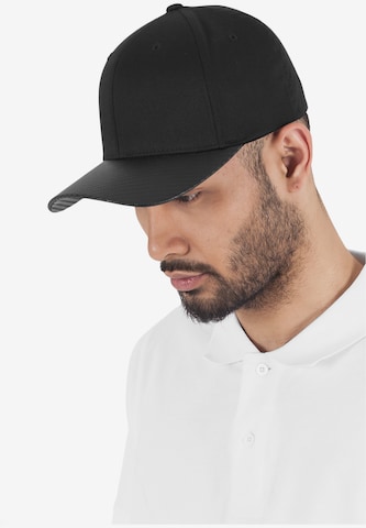 Cappello da baseball 'Carbon' di Flexfit in nero