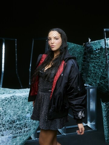 Glitter Streetstyle Look by VIERVIER