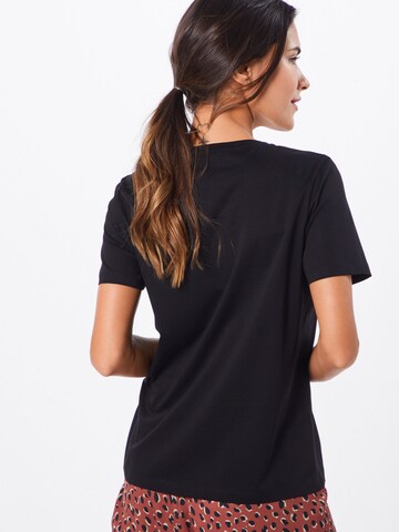 T-shirt 'ANISIA' DRYKORN en noir : derrière