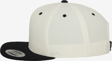 Casquette Flexfit en blanc