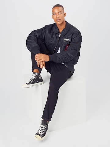 ALPHA INDUSTRIES Regular fit Tussenjas in Zwart