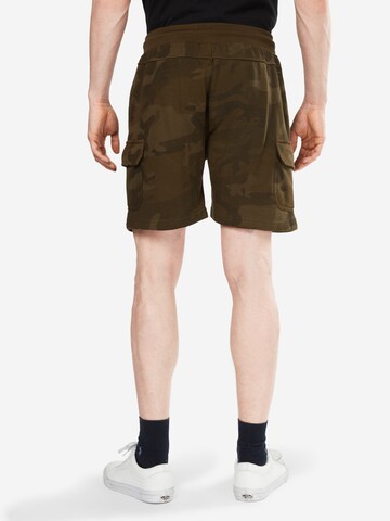 Regular Pantalon cargo 'Terry' Urban Classics en vert : derrière