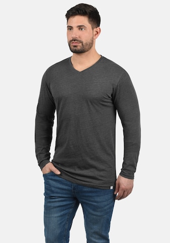 !Solid Langarmshirt 'Beda' in Grau: predná strana