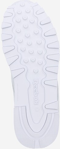 Sneaker 'Classic' di Reebok in bianco