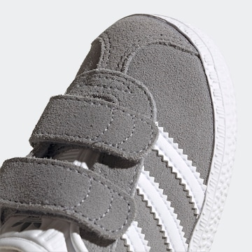 ADIDAS ORIGINALS Sneakers 'Gazelle' i grå