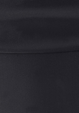T-shirt Bikini di LASCANA in nero
