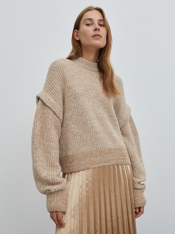 EDITED Sweater 'Jorina' in Beige: front