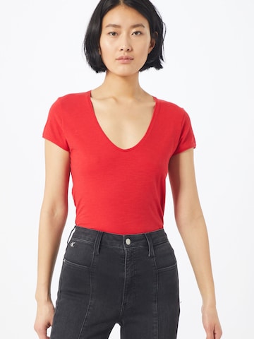 DRYKORN Shirt 'AVIVI' in Rood: voorkant