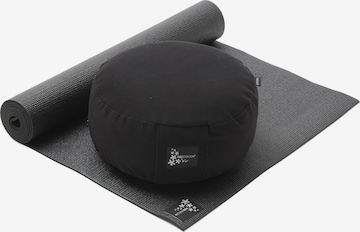 YOGISTAR.COM Mat in Black: front