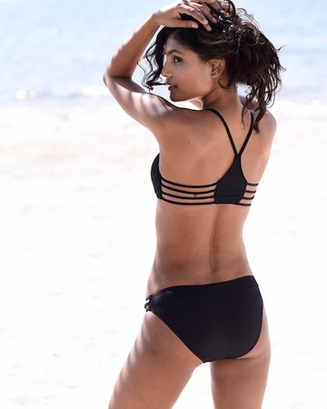 BENCH Triangle Bikini Top 'Perfect' in Black