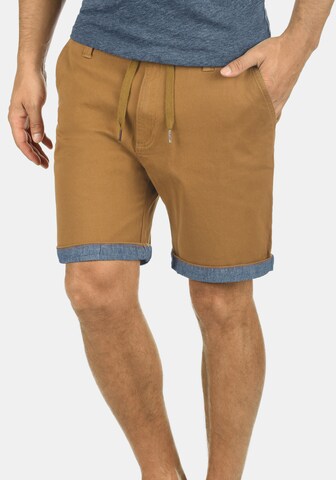 Regular Pantalon chino 'Lagoa' !Solid en marron : devant