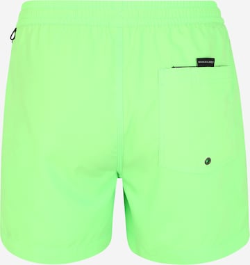 QUIKSILVER Regularen Kratke kopalne hlače 'EVDAYVL15 M JAMV GCZ0' | zelena barva