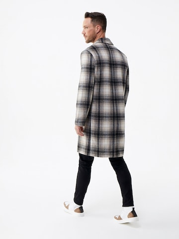 DAN FOX APPAREL Between-Seasons Coat 'Rafael' in Black: back