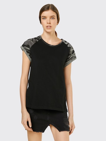 T-shirt Urban Classics en noir : devant