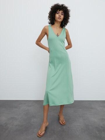 EDITED Dress 'Carlene' in Green: front