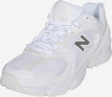 Baskets basses new balance en blanc : devant