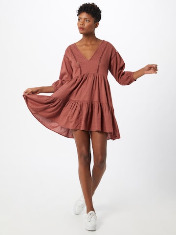 Robe 'Annabelle' LeGer by Lena Gercke en rouge