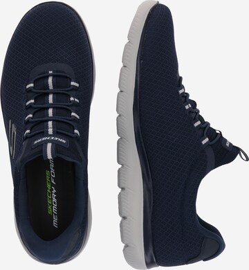 SKECHERS Slip-ons 'Summits' in Blauw