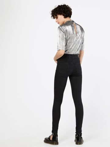 Pepe Jeans - Slimfit Vaquero 'Regent' en negro: atrás