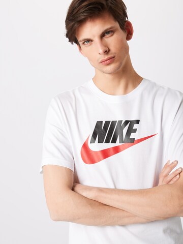 Regular fit Tricou 'Futura' de la Nike Sportswear pe alb