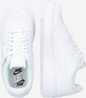 Nike Sportswear - Zapatillas deportivas bajas 'AF1 Shadow' en blanco: lado