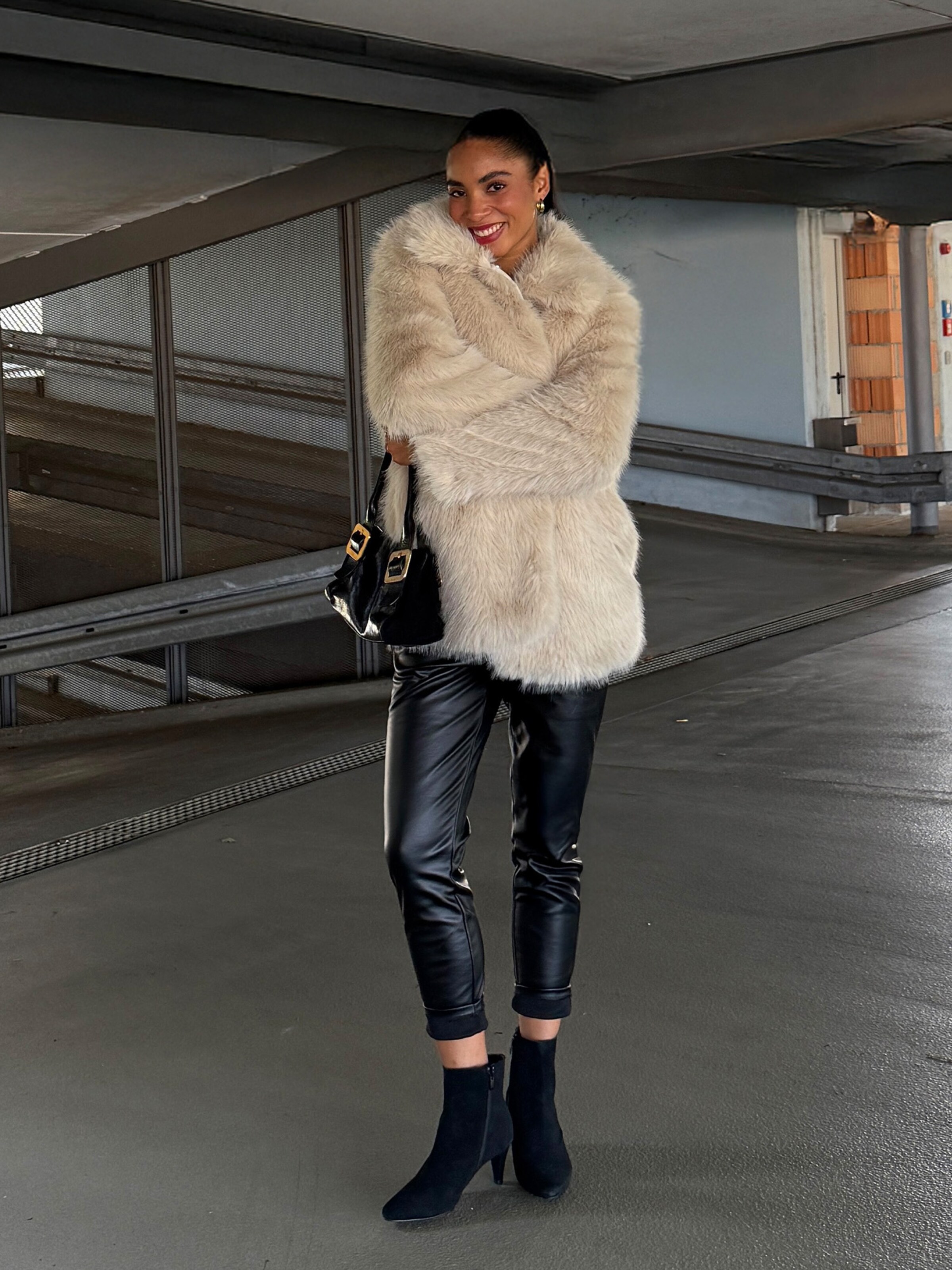 Alina - Cozy Chic Jacket Look by Vero Moda