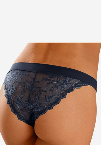 LASCANA String-Tanga in raffinierter Schnittform in Blau