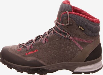 LOWA Outdoorschuhe in Grau