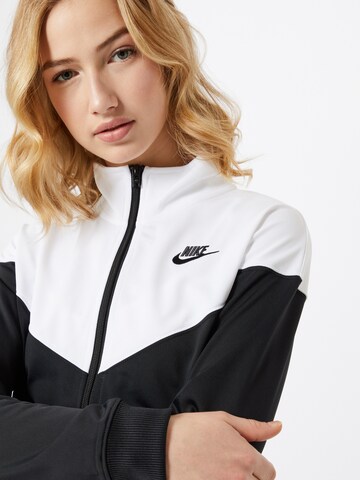 juoda Nike Sportswear Treningas