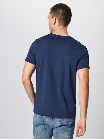 Coupe regular T-Shirt ALPHA INDUSTRIES en bleu : derrière