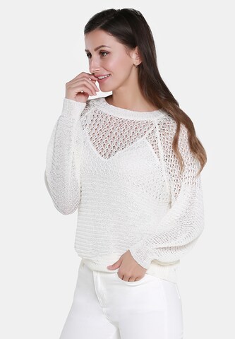 Usha Sweater in White: front